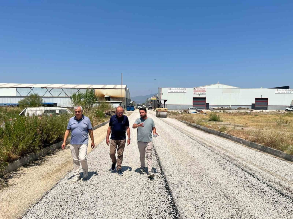 Turgutlu'da Fatih Sanayi Sitesi'ne 5 bin metrekare asfalt dökülecek