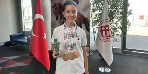 Türk öğrenci Zeynep Neva Çakmak, dünya şampiyonu oldu