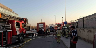 Tuzla'da çıkan yangın seramik deposuna ve teknelere sıçradı