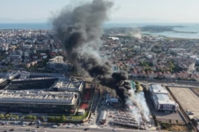 Tuzla'da çıkan yangın teknelere sıçradı