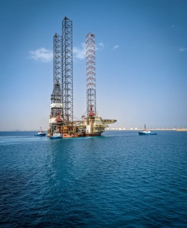 Umman'da karaya oturan gemiden petrol sızıntısı 400 kilometrekareye yayıldı
