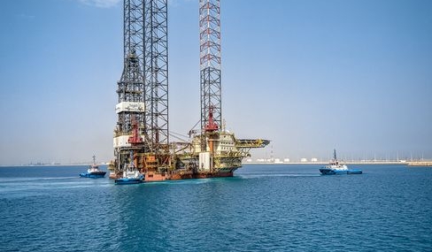 Umman'da karaya oturan gemiden petrol sızıntısı 400 kilometrekareye yayıldı