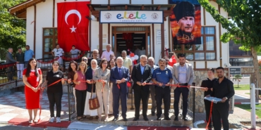 UŞAK BELEDİYESİ ÖZEL BİREYLERİ İŞ HAYATINA KAZANDIRAN KAFEYİ HİZMETE AÇTI