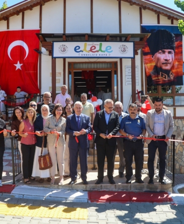 UŞAK BELEDİYESİ ÖZEL BİREYLERİ İŞ HAYATINA KAZANDIRAN KAFEYİ HİZMETE AÇTI