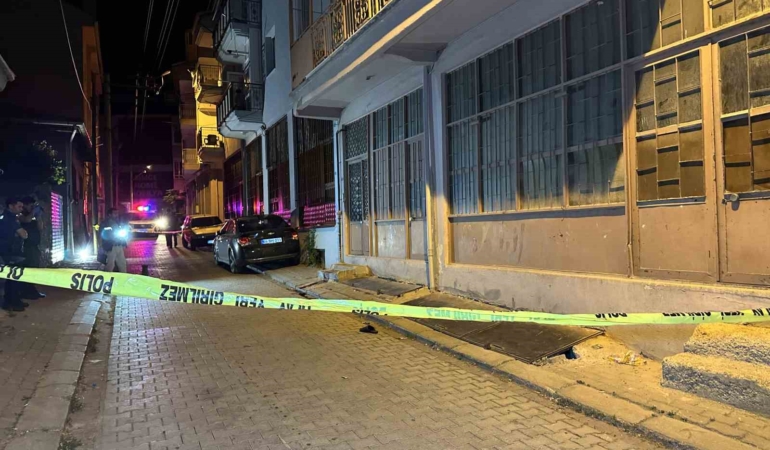Uşak'ta bıçak ve tüfekle yaralanma olayı: 2 tutuklama