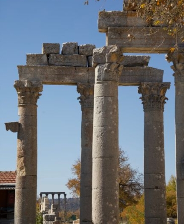 Uzuncaburç Antik Kenti, Mersin'de Ziyaretçilerini Ağırlıyor