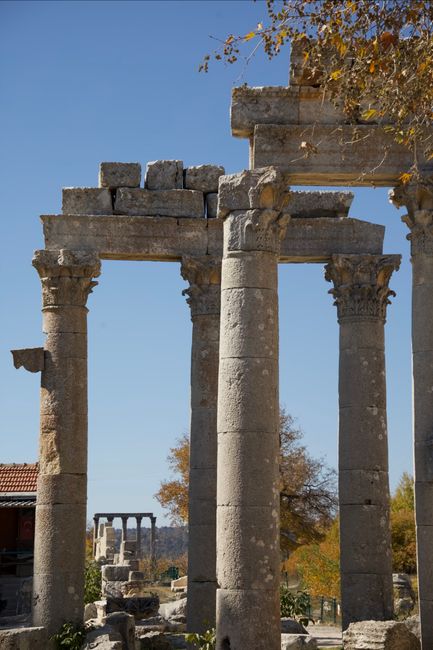 Uzuncaburç Antik Kenti, Mersin'de Ziyaretçilerini Ağırlıyor