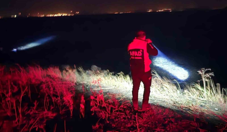 Van Gölü'nde kano devrildi, kaybolan kadın bulundu