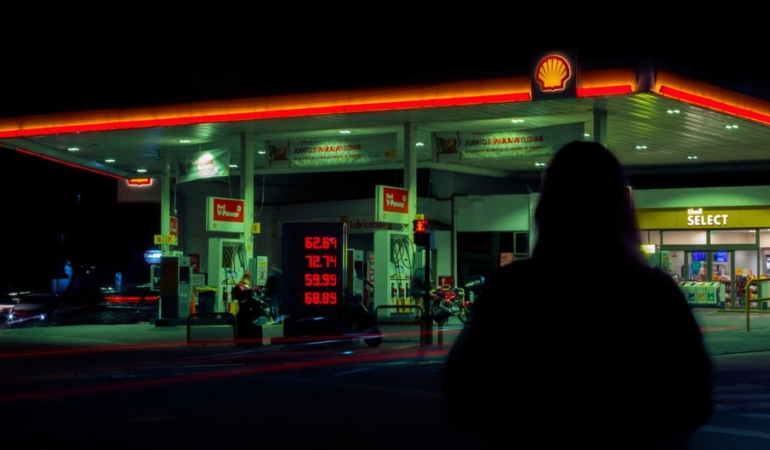 Vance: İran savaşında öncelik petrol fiyatlarını düşük tutmak