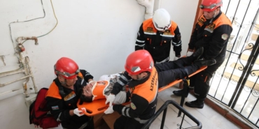 Van'da iki otomobil çarpıştı, 7 kişi yaralandı