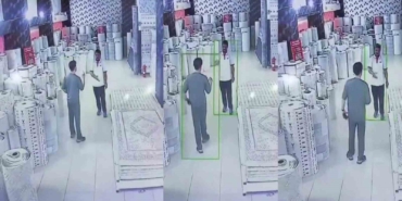 Van'da işitme engelli müşteri ile halaylı pazarlık