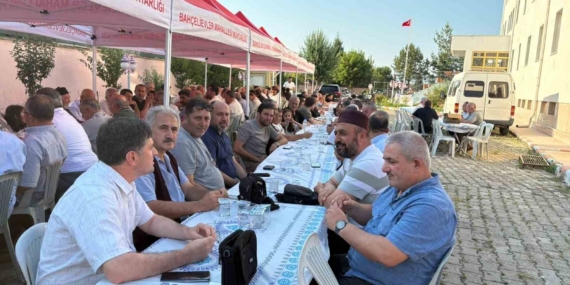 Vezirköprü'de İmam Hatip Mezunları Geleneksel Pilav Günü'nde Buluştu