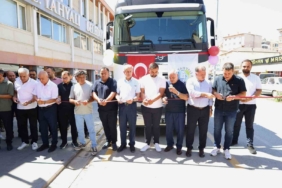 Yahyalı Belediyesi yeni çekici tırı hizmete sundu