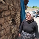 Yangında evlerini kaybeden çift için yeni ev inşa ediliyor