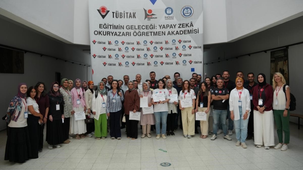 Yapay zeka okuryazarı öğretmen akademisi programı tamamlandı