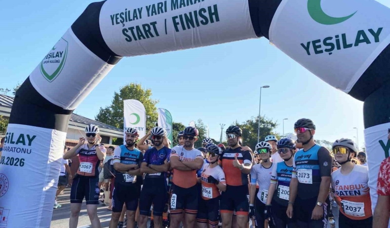 Yeşilay Yarı Maratonu İstanbul'da başladı