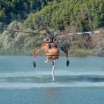 Yunanistan'da iki yangın söndürme helikopteri havada çarpıştı
