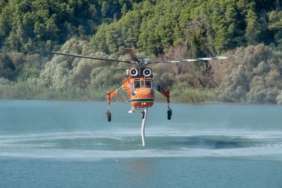 Yunanistan'da iki yangın söndürme helikopteri havada çarpıştı
