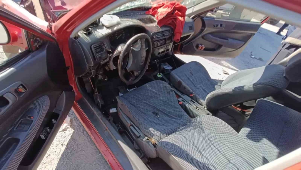 Zonguldak'ta otomobil kamyonete çarptı, 1 kişi yaralandı