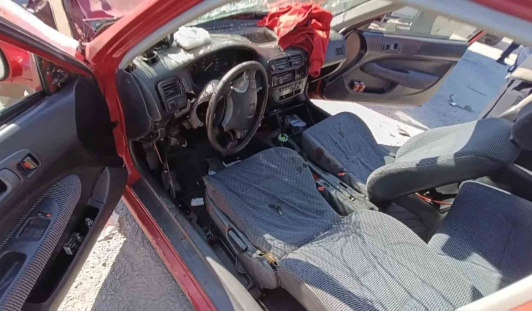 Zonguldak'ta otomobil kamyonete çarptı, 1 kişi yaralandı