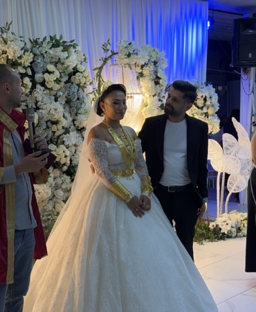 10 YILLIK EVLİLİKTE SÜRPRİZ: YENİDEN GELİNLİK GİYİP NİKAH TAZELEDİ 10 YIL SONRA YENİDEN "EVET" DEDİLER DOĞUM GÜNÜ VE 10'UNCU EVLİLİK YIL DÖNÜMÜNÜ AYNI GECEDE KUTLADI