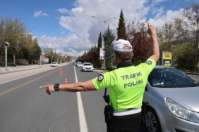 127 ARAÇ TRAFİKTEN MEN EDİLDİ 870 SÜRÜCÜYE CEZAİ İŞLEM UYGULANDI