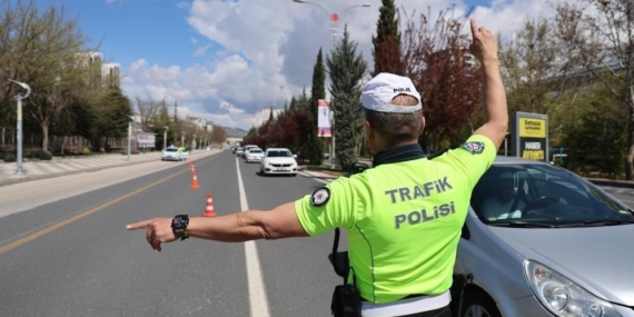 127 ARAÇ TRAFİKTEN MEN EDİLDİ 870 SÜRÜCÜYE CEZAİ İŞLEM UYGULANDI