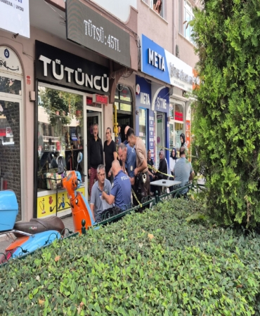 7'NCİ KATTAKİ EVİNDEN ÇIKAN 81 YAŞINDAKİ ŞAHIS BİNANIN MERDİVEN BOŞLUĞUNDA ÖLÜ BULUNDU YAŞLI ADAMIN ÖLÜMÜNÜ BELEDİYE TABİBİ ŞÜPHELİ BULDU, POLİS İNCELEME BAŞLATTI ACILI KIZIN "BABAM ÖLDÜ" FERYATLARI YÜREKLERİ DAĞLADI