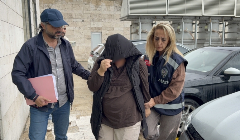 AVM'DEN 20 BİN LİRALIK GİYİM EŞYASI ÇALAN KADIN YAKALANDI