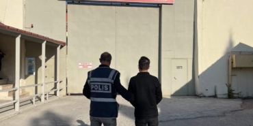 'ADINIZA KREDİ ÇEKİLDİ' DEDİ, 6 BİLEZİK VE ALTINLARI ALDI