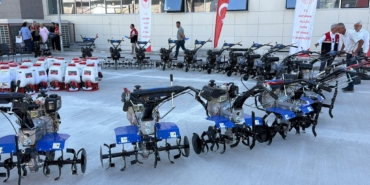ADIYAMAN'DA ÇİFTÇİLERE TARIM ALET VE EKİPMANI DESTEĞİ