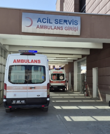 ADIYAMAN'DA OTOMOBİL ÇOCUĞA ÇARPTI: 1 YARALI