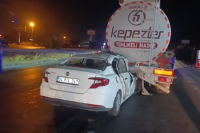 AKARYAKIT TANKERİNE ARKADAN ÇARPAN OTOMOBİL 100 METRE SÜRÜKLENDİ: 1 ÖLÜ HAYATINI KAYBEDEN SÜRÜCÜNÜN İNFAZ VE KORUMA MEMURU OLDUĞU BİLDİRİLDİ
