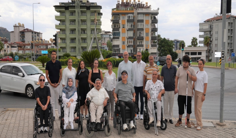 ALANYA ÇEVREYOLU'NDA ENGELSİZ YAYA DÖNEMİ: 310 NOKTADAKİ ERİŞİM ENGELİ KALDIRILDI