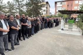 AMASRA'DAKİ KAZANIN ARDINDAN ACI VEDA: CANSU ÖĞRETMEN TOPRAĞA VERİLDİ CANSU ÖĞRETMEN HAYATINI KAYBETTİ, BEBEĞİ HAYAT MÜCADELESİ VERİYOR