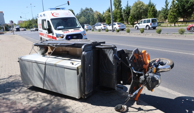 AMBULANSA YOL VERMEK İSTERKEN KAZAYA NEDEN OLDU