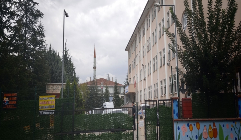 ANKARA'DA BOŞANMA AŞAMASINDAKİ EŞİ TARAFINDAN BIÇAKLANAN KADIN HAYATINI KAYBETTİ