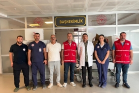 ARTUKLU KIZILAY'DAN HASTANEDE TEDAVİ GÖREN ÇOCUKLARA GİYİM DESTEĞİ
