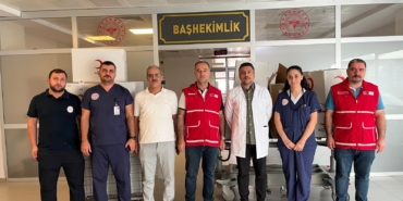 ARTUKLU KIZILAY'DAN HASTANEDE TEDAVİ GÖREN ÇOCUKLARA GİYİM DESTEĞİ