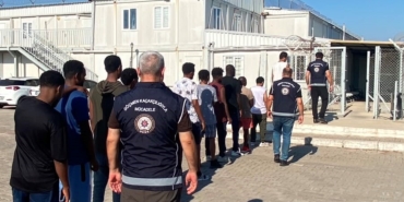 AYDIN'DA 19 DÜZENSİZ GÖÇMEN YAKALANDI