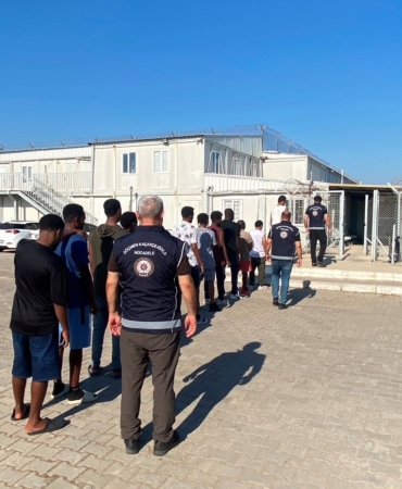 AYDIN'DA 19 DÜZENSİZ GÖÇMEN YAKALANDI