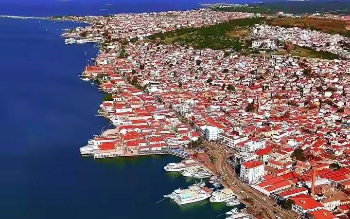 AYVALIK, BALIKESİR'İN EN KALABALIK 5'İNCİ İLÇESİ OLDU AYVALIK'IN NÜFUSU 75 BİN 815'E ULAŞTI