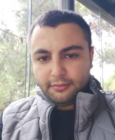 BABASINI ÖLDÜREN ANNESİNİN GÖZYAŞLARINI MAHKEME SALONUNDA SİLDİ "AĞLAMA, ACIYOR MU" KOCASINI ÖLDÜREN KADINA MÜEBBET HAPİS TALEBİ CİNAYETLE YARGILANAN ANNESİNİN GÖZYAŞLARINI SİLEN ÇOCUKTAN YÜREK YAKAN SÖZLER