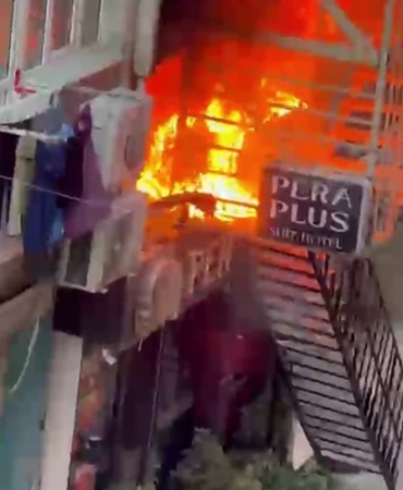 BAKIRKÖY'DE 6 KATLI OTELDE YANGIN: 12 YARALI