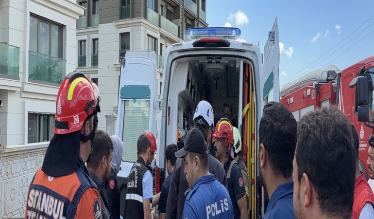 BAŞAKŞEHİR'DE İNŞAAT ALANINDA GÖÇÜK: 1 İŞÇİ HAYATINI KAYBETTİ İNŞAAT ALANINDA GÖÇÜK İLE İLGİLİ 4 KİŞİ GÖZALTINA ALINDI