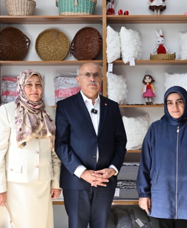 BAŞKAN ER: "KADINLARIMIZIN EL EMEĞİNİ EKONOMİYE KAZANDIRIYORUZ"