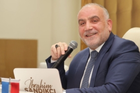 BAŞKAN SANDIKÇI: "ÜNİVERSİTEYİ KAZANAN TÜM ÖĞRENCİLERİMİZE BURS DESTEĞİ SAĞLIYORUZ"