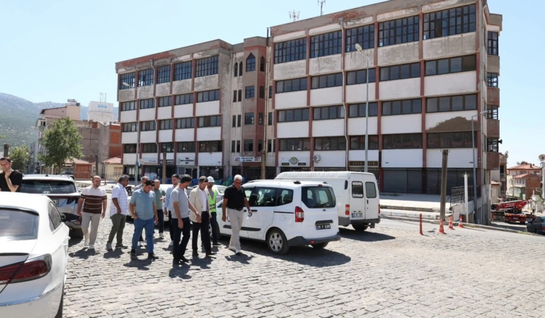 BAŞKAN TATIK, TAVAS'TA YÜRÜTÜLEN ÇALIŞMALARI SAHADA İNCELEDİ