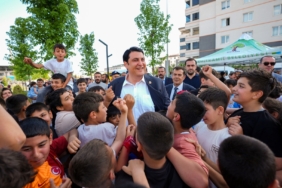 BAŞKAN YILMAZ'DAN EĞİTİME YENİ DESTEK: İLK VE ORTAOKUL ÖĞRENCİLERİNE 8 BİN TL