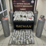 BATMAN'DA SANAYİ TÜPLERİNE ZULALANMIŞ 87,5 KİLO SKUNK ELE GEÇİRİLDİ